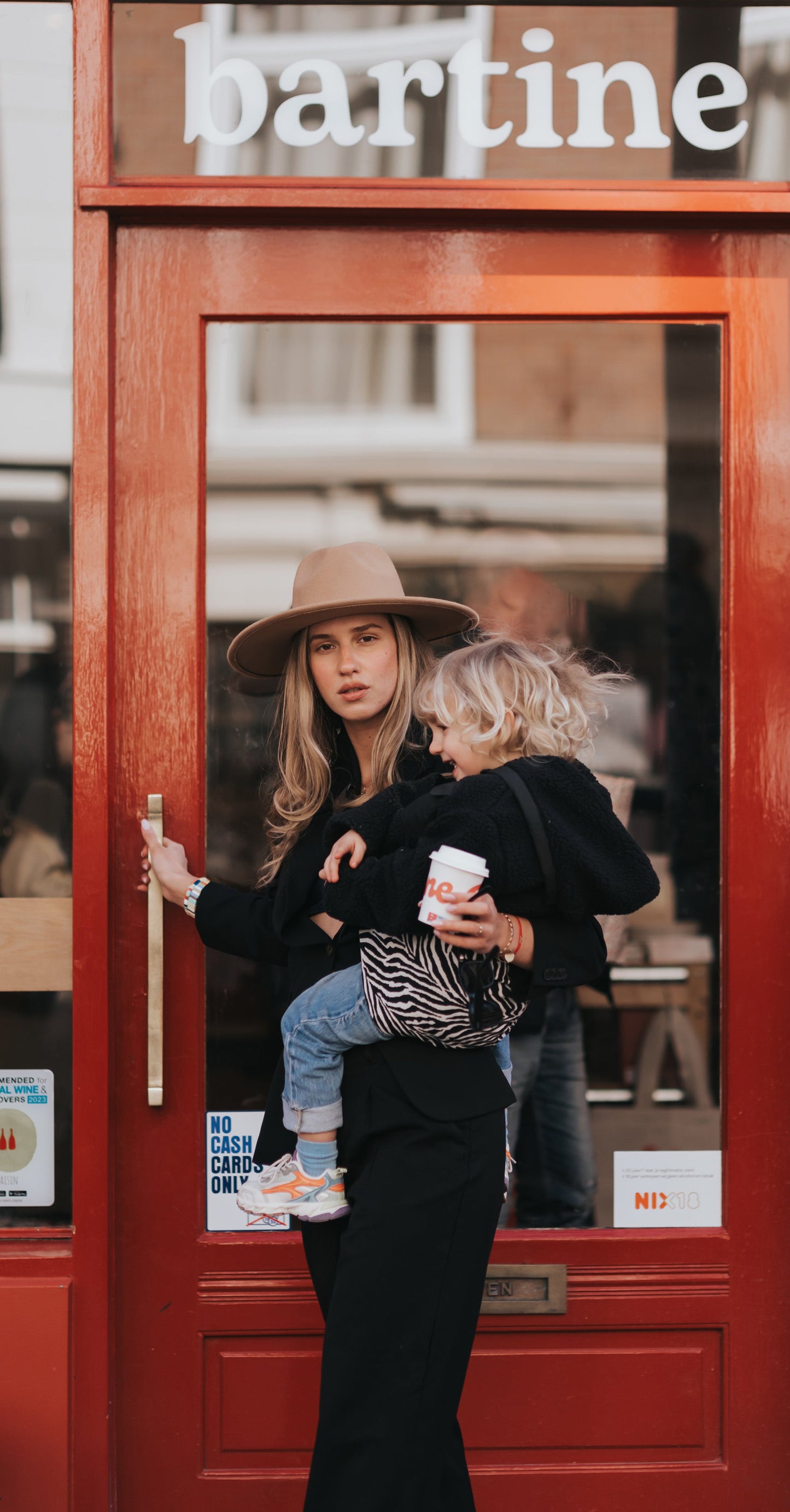 黑白斑紋-Black Zebra Carrier